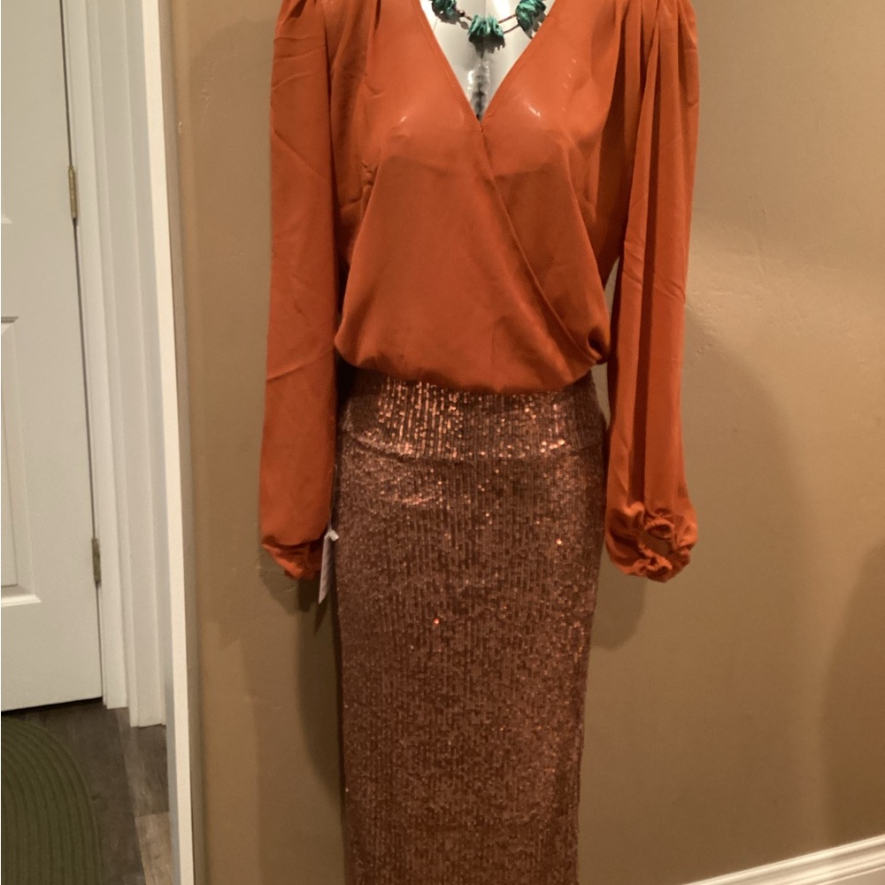 Joyfolie Gold Sequin Pencil Midi Skirt